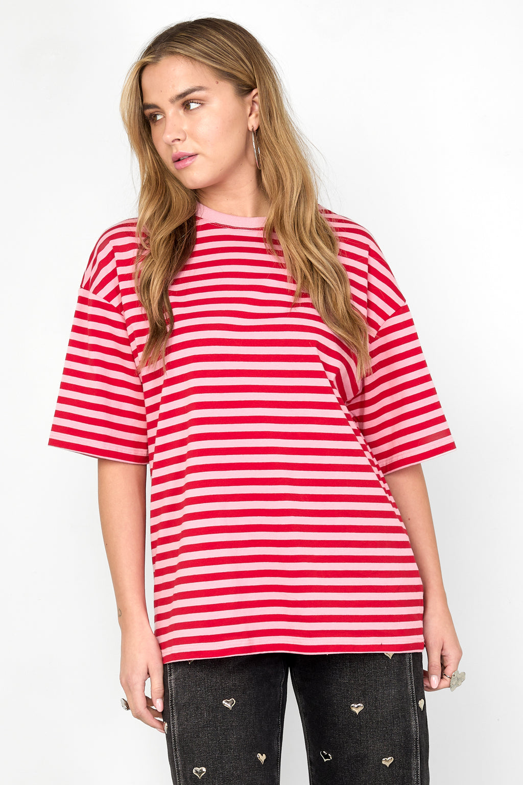 Le t-shirt rayé coloré