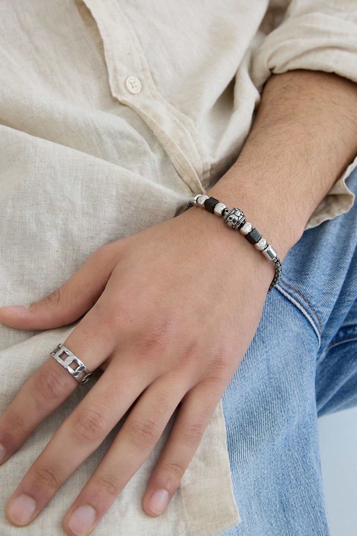 Bracelet à breloques avec tête de mort - Apollodrop