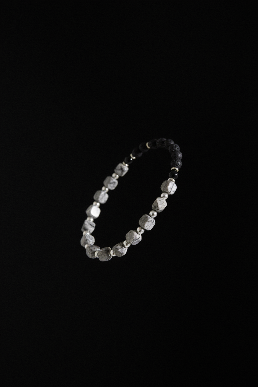 Bracelet VELKA perles monochrome — lévitation diagonal