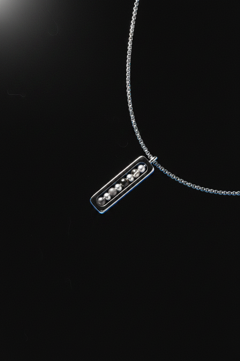Collier VELKA pendentif — lévitation horizontal