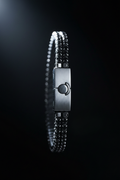 Bracelet VELKA aimanté — macro détail fermoir magnétique