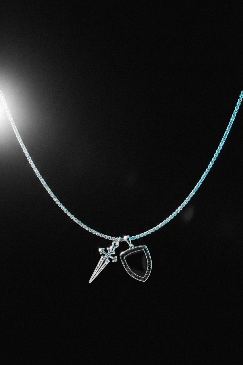 Collier VELKA chevalier — lévitation fond noir