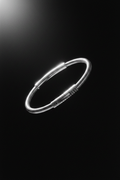 Bracelet VELKA simple argent — lévitation diagonal