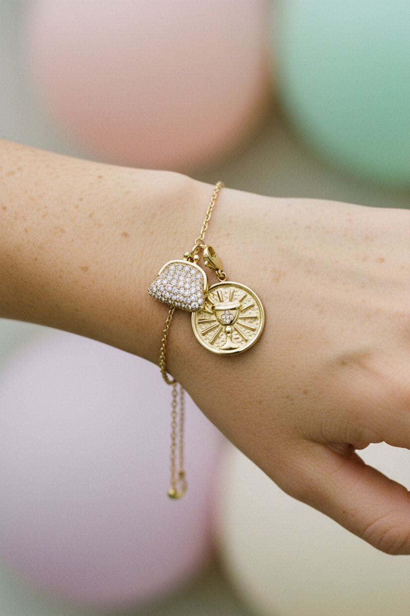 Charm porte-monnaie — bracelet au poignet