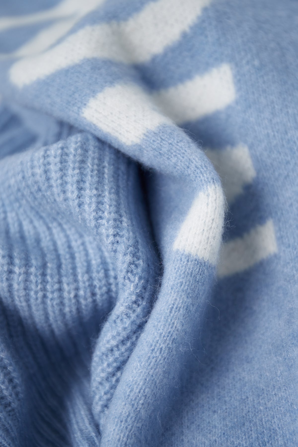 Pull à col montant ouvert - Apollodrop