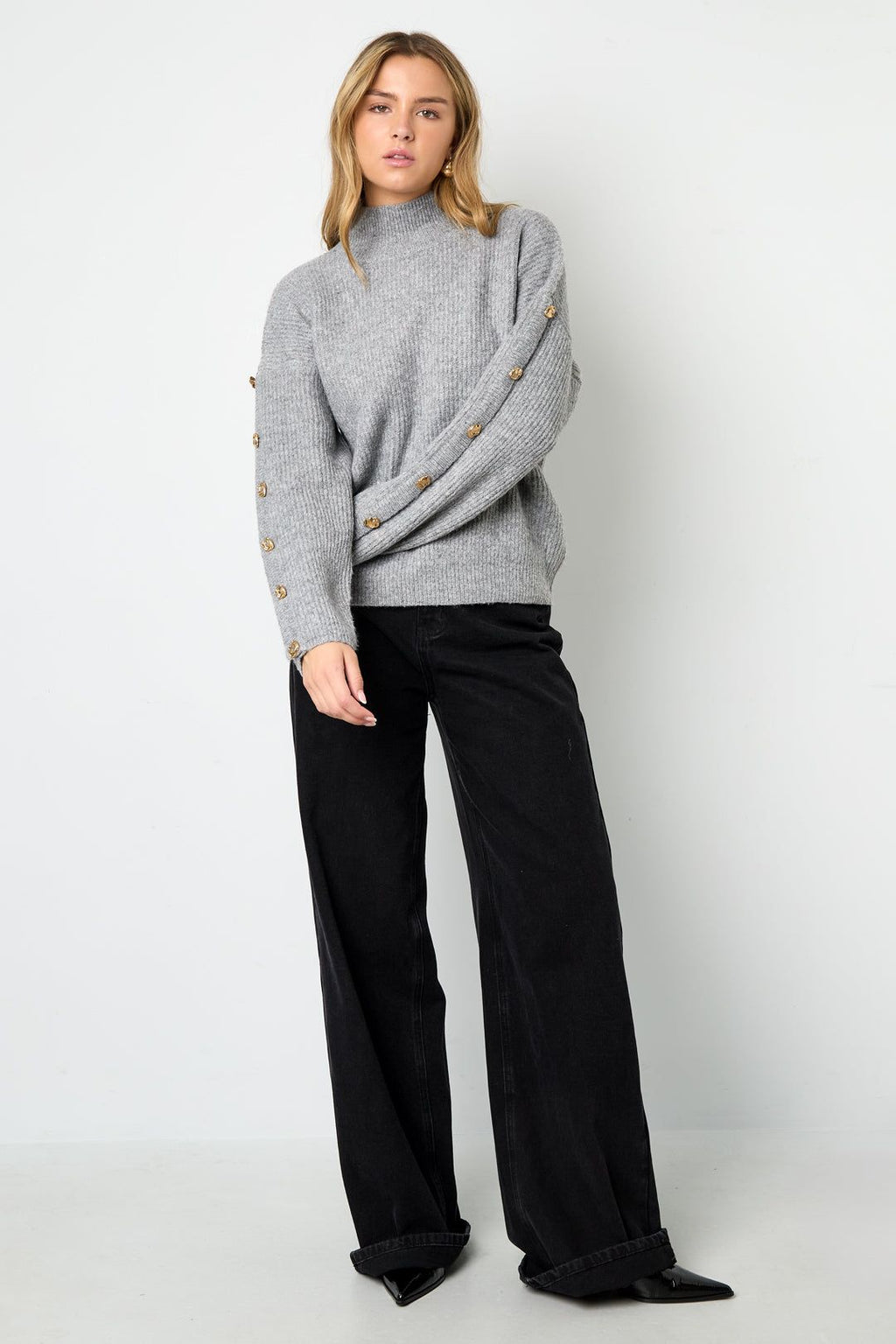 Pull avec boutons sur les manches - Apollodrop