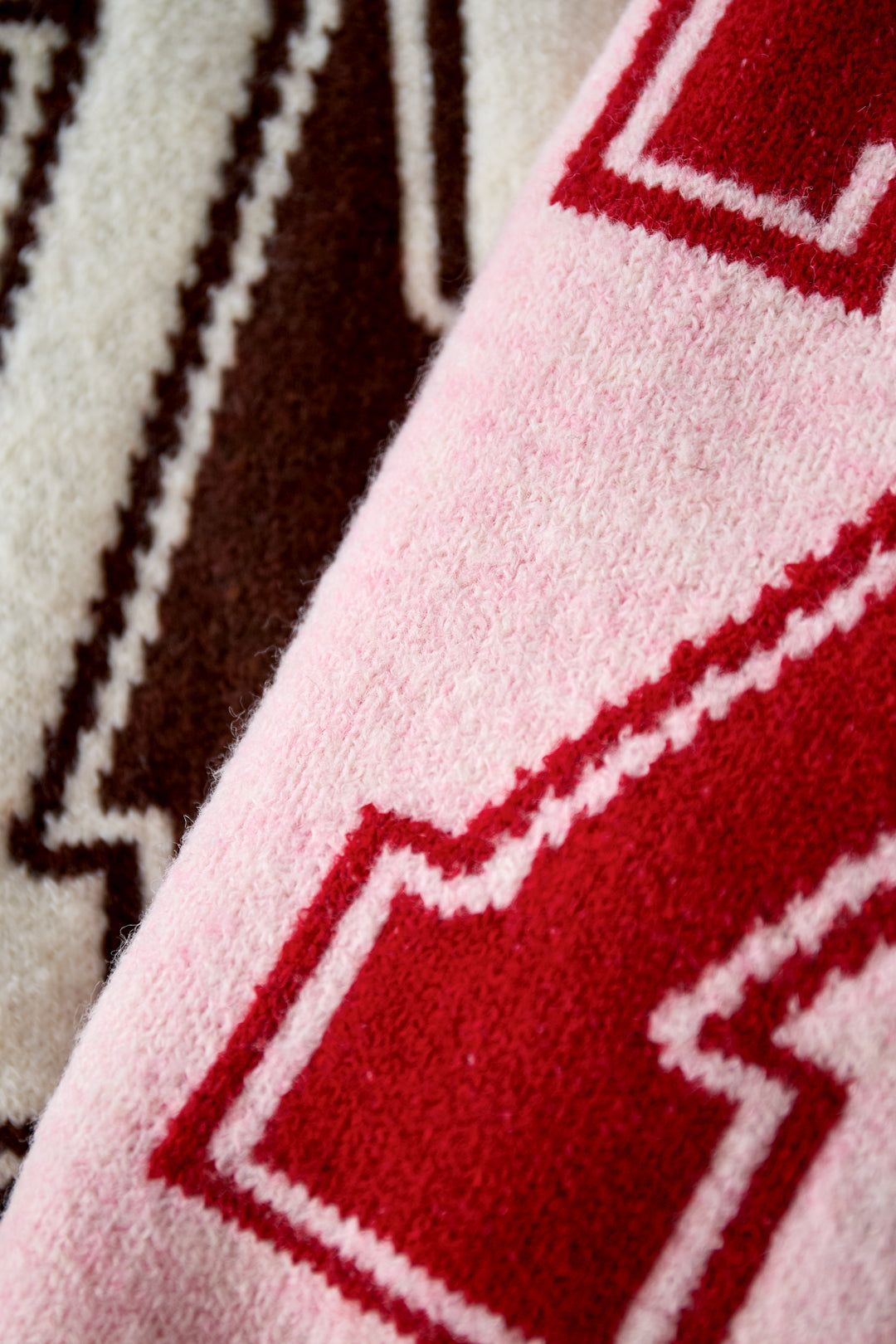 Pull col V style college - Apollodrop